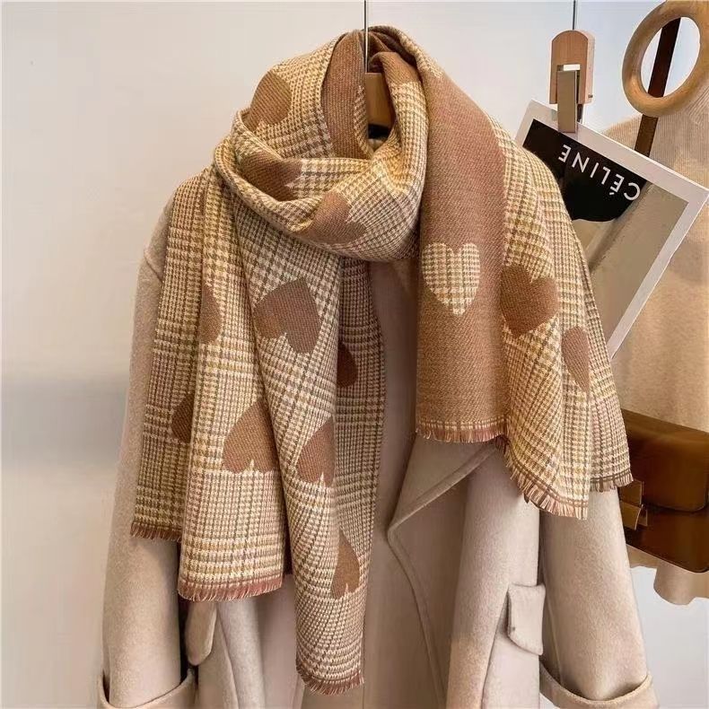 Women's Large Heart Plaid Classic Style Versatile Scarfs