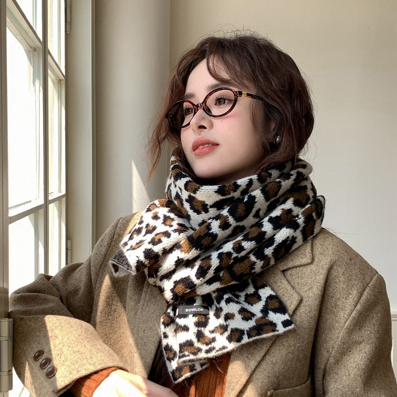 Women's Print Knitted Wool Winter Thickened Blended Temperament Scarfs