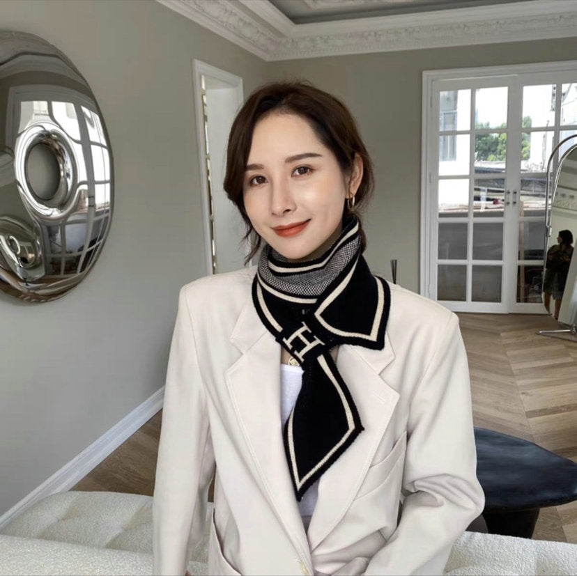 Women's Knitted Bevel Small Korean Fashion Geometric Scarfs